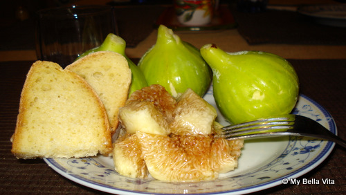 Figs and Bread Breakfast at Il Cedro Bed and Breakfast, Catanzaro, Calabria