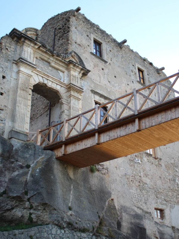 The ancient remains of a castle in Fiumefreddo Bruzio, Italy. Photo: Giovanna Figliuolo