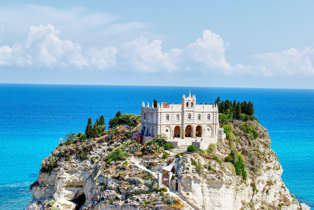 The Santa Maria dell’Isola in Tropea, Italy. Photo: Nemanja Peric